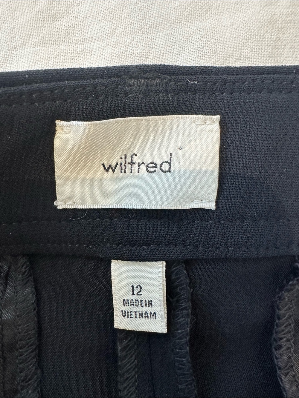 Aritzia Wilfred Project Cargo Pant in Black - Picture 12 of 12
